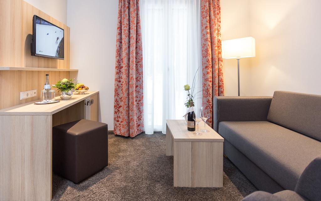 Hotel Pfaelzer Wald Bad Bergzabern Eksteriør bilde