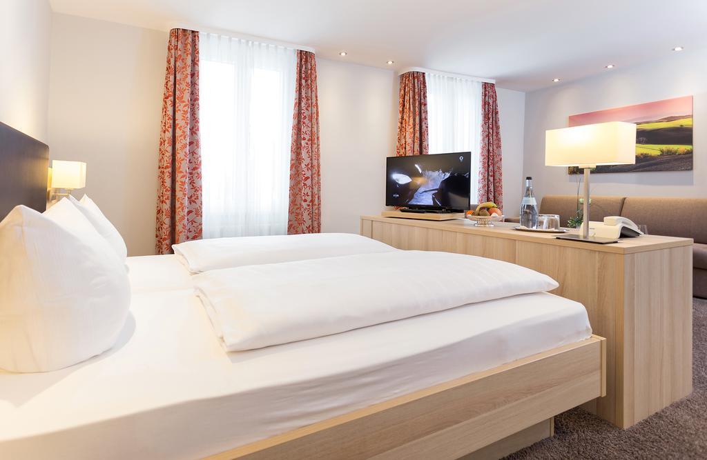 Hotel Pfaelzer Wald Bad Bergzabern Eksteriør bilde