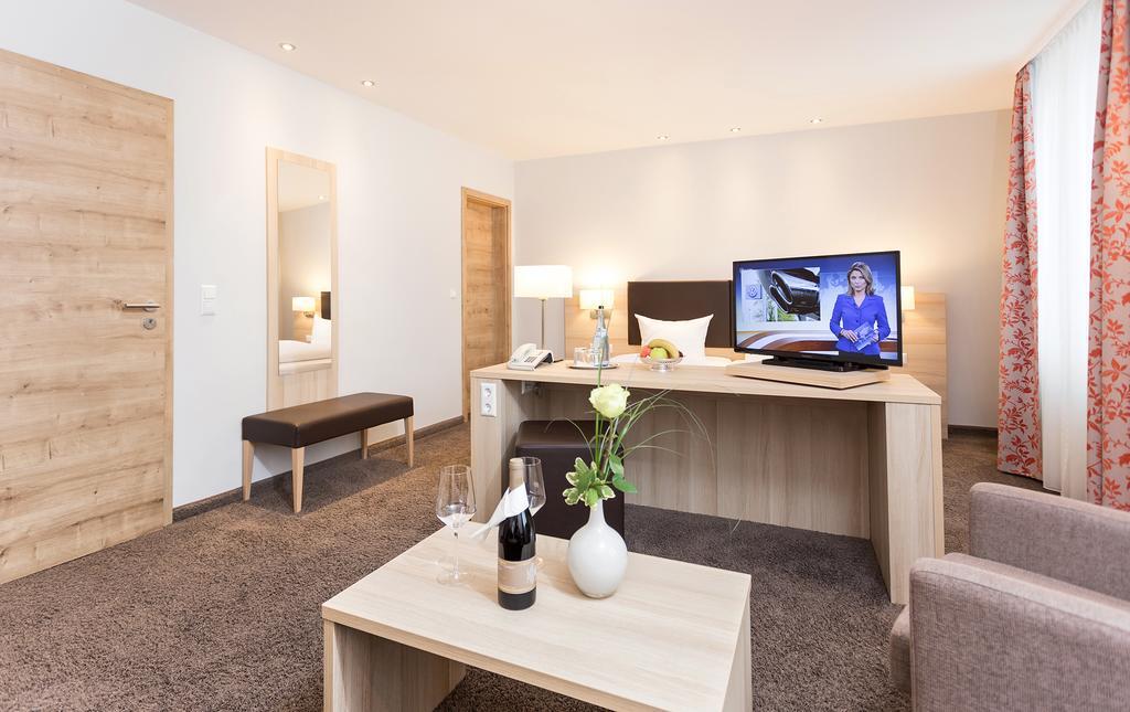 Hotel Pfaelzer Wald Bad Bergzabern Eksteriør bilde
