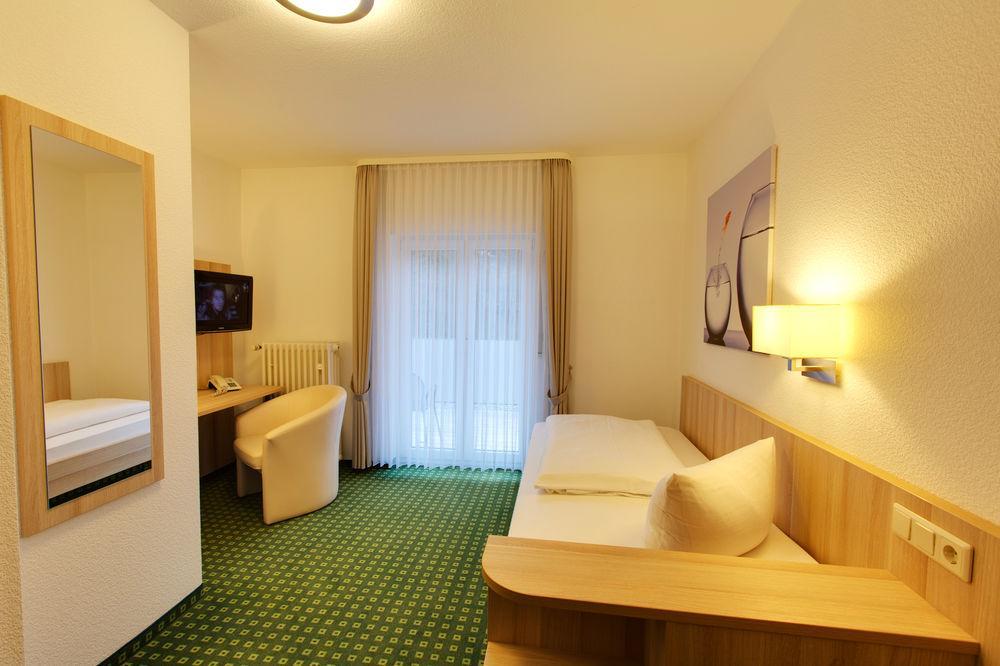 Hotel Pfaelzer Wald Bad Bergzabern Eksteriør bilde