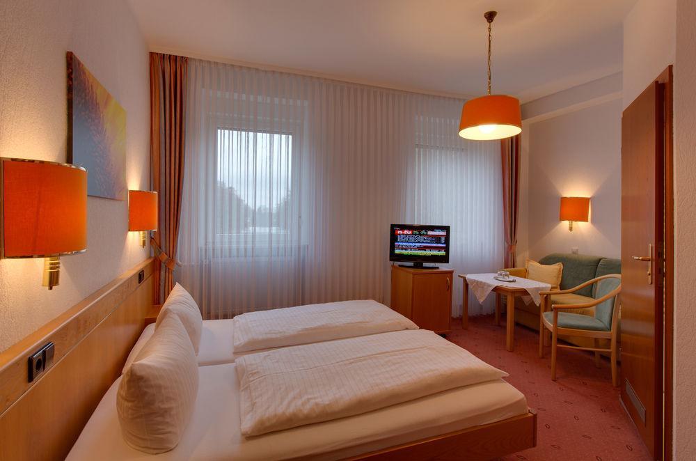 Hotel Pfaelzer Wald Bad Bergzabern Eksteriør bilde