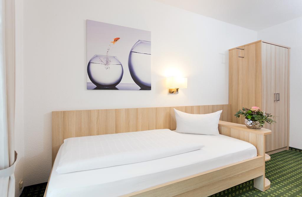 Hotel Pfaelzer Wald Bad Bergzabern Eksteriør bilde