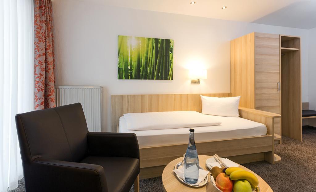 Hotel Pfaelzer Wald Bad Bergzabern Eksteriør bilde