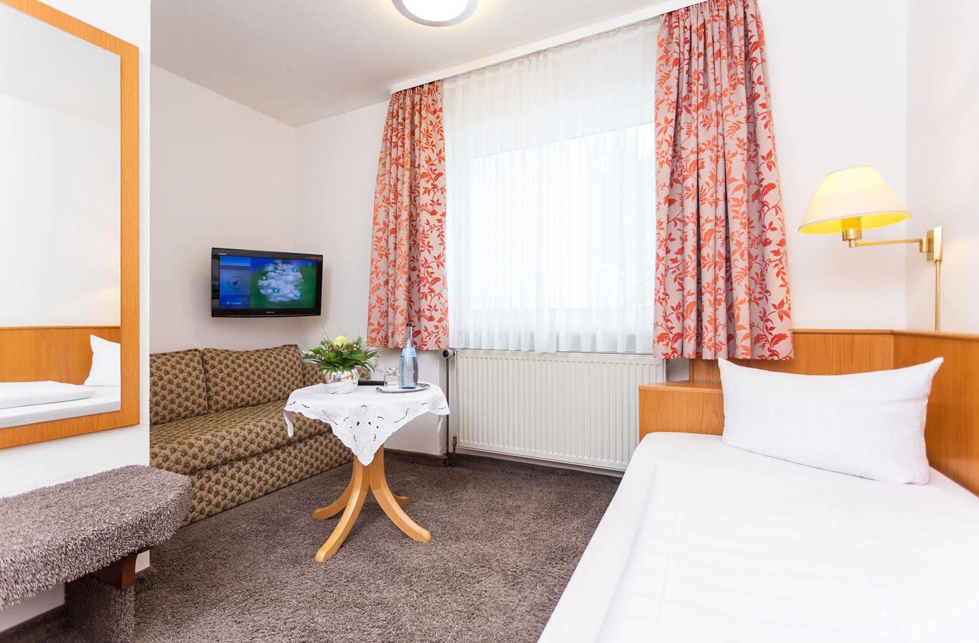 Hotel Pfaelzer Wald Bad Bergzabern Eksteriør bilde