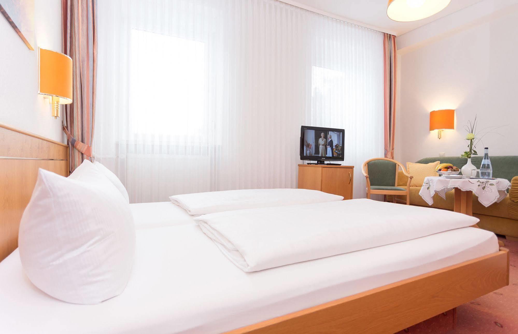Hotel Pfaelzer Wald Bad Bergzabern Eksteriør bilde