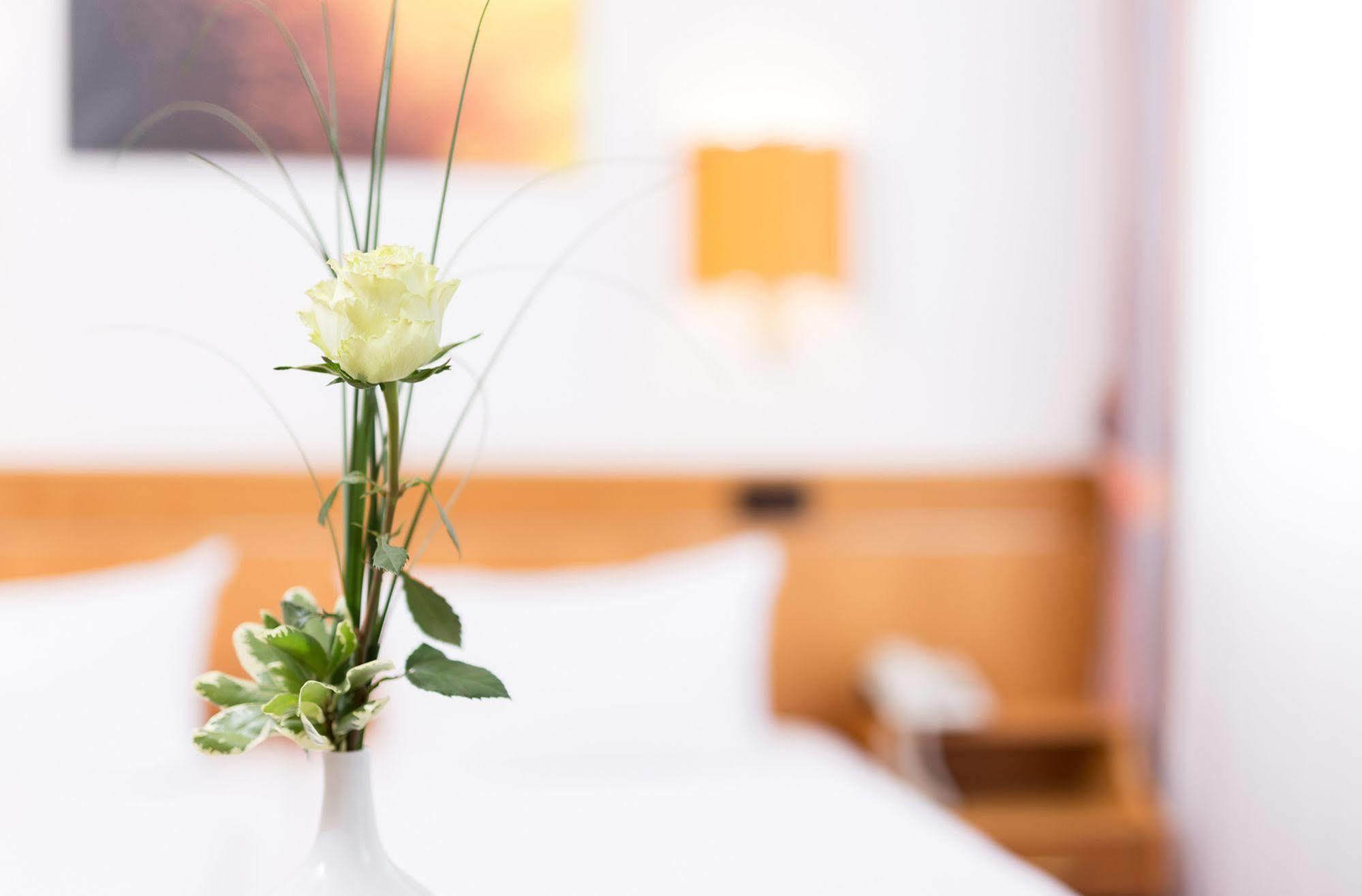 Hotel Pfaelzer Wald Bad Bergzabern Eksteriør bilde